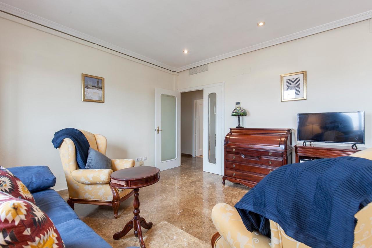 Amplio&luminoso Triana Apartamento